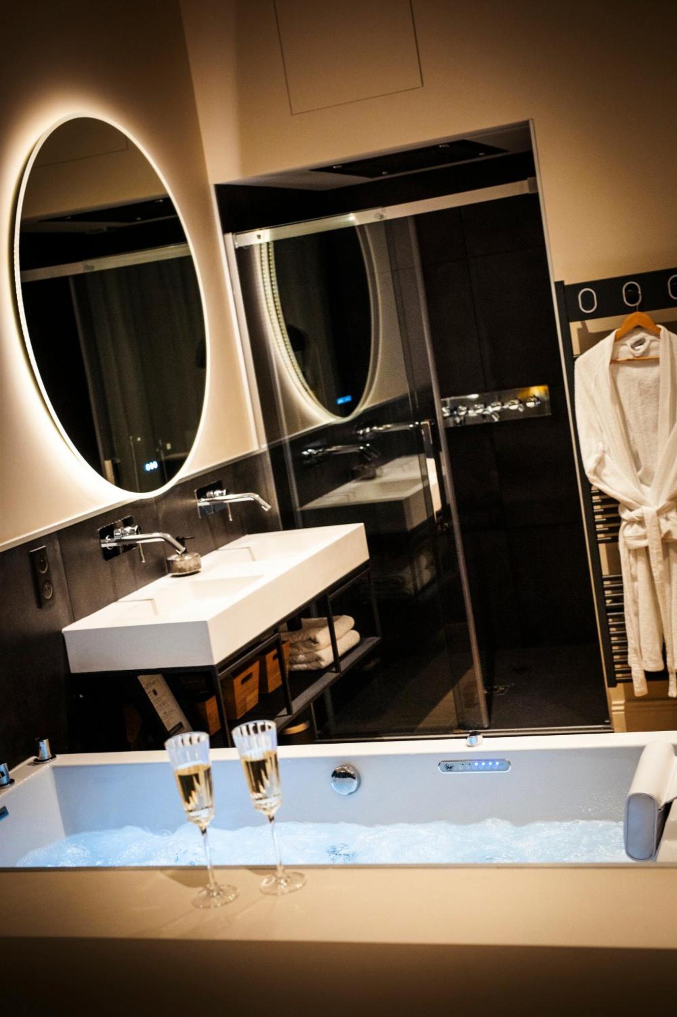 Hedone Suite De Luxe Et Spa Privatif 南锡 外观 照片